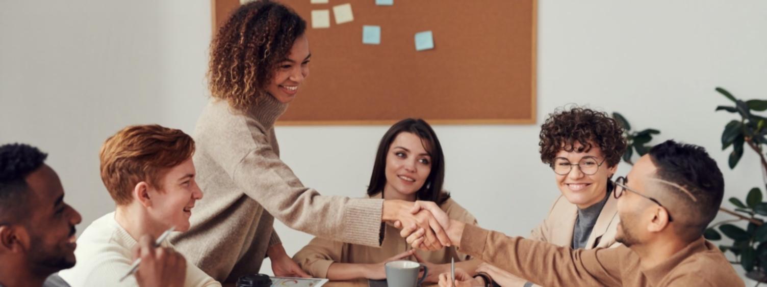Sesión de formación en gestión contable para pequeñas empresas